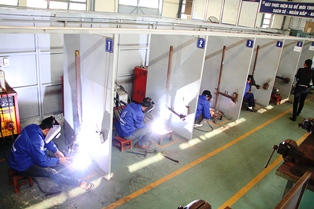 Vietnam Manpower JSC.'s welders testing