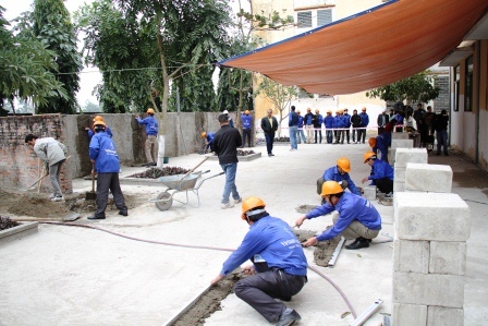 Vietnam Manpower has arranged the placement of masons and plasterers for Qatar Diar - Saudi Binladin Group (QD - SBG) successfully on January 13th 2014