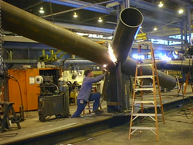 Fabricator-welding