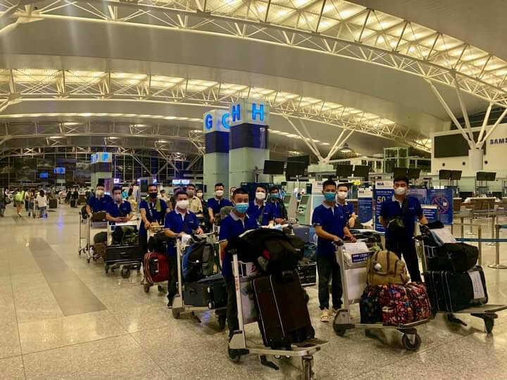 Vietnamese workers depart to Hungary & Romania