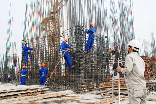 vietnam-construction-workers