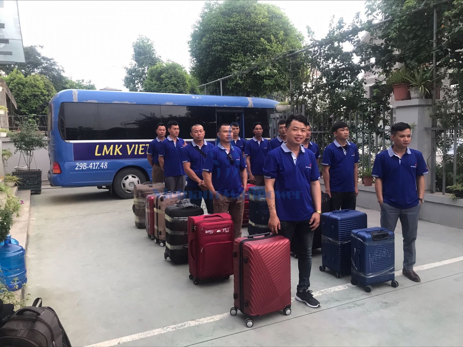 The Vietnamese workers depart to Singapore (4th Batch)