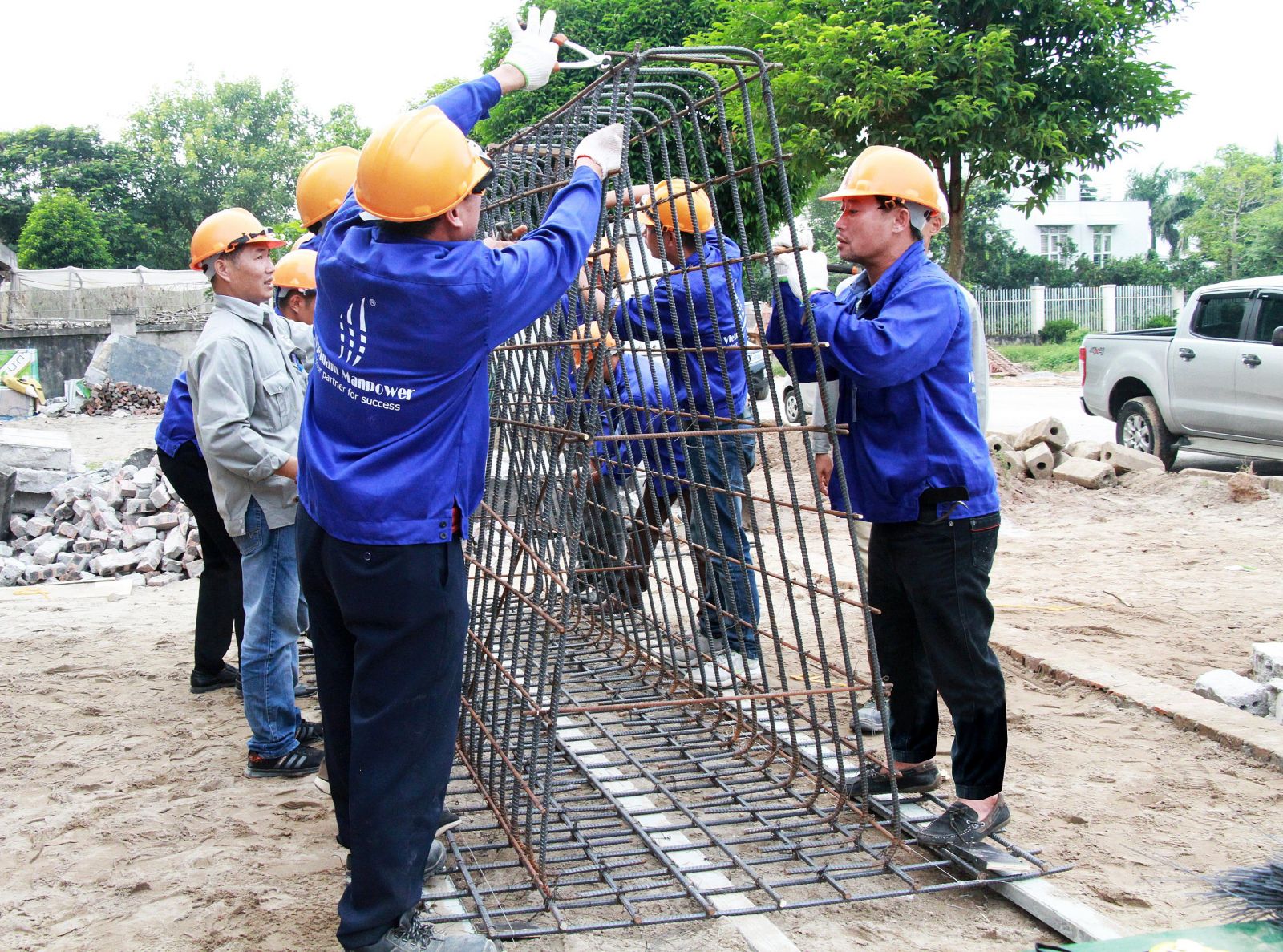 Hundreds of Vietnamese workers recruited for Romanian employer in a big campaign organized by Vietnam Manpower.