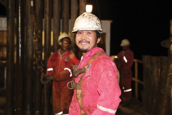 Vietnam oil and gas workers