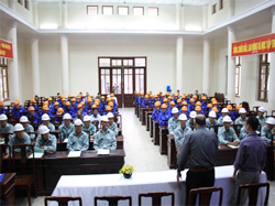 تواصل Vietnam Manpowerلتوظيف 400 عامل فيتنام بنجاح ل Nesma & Partners للمرحلة الثالثة (16-17 و19-20 / 10/2013)1