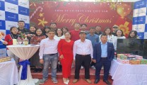 Christmas Spirit Fills the Air at Vietnam Manpower