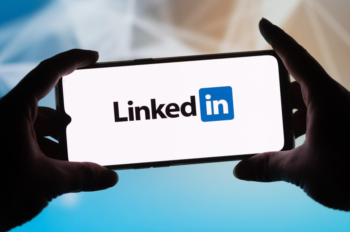 How to search for candidates on LinkedIn to recruit quickly and effectively