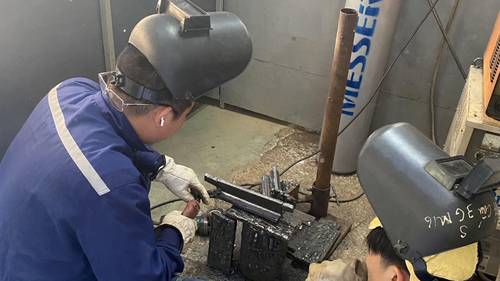 Overcoming the Cold: The Dedication of Vietnamese Welders in Training