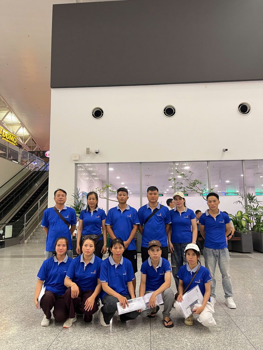 Vietnam Manpower Workers Successfully Depart for Russia, Ready to Begin a New Chapter