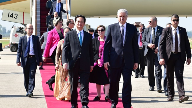 الزيارة الرسمية لرئيس الوزراء نجوين تان دونج إلى الجزائر1