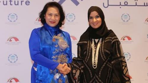 NA Chairwoman Nguyen Thi Kim Ngan and President of the UAE Federal National Council Amal Al Qubaisi 